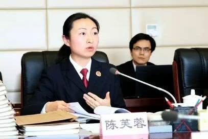 她是“专业找茬儿”的检察官，注重每一个案件细节
